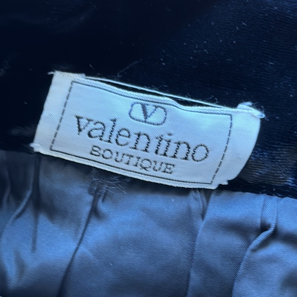 Valentino Boutique Black Front Slit Velvet Skirt - Picture 7 of 11